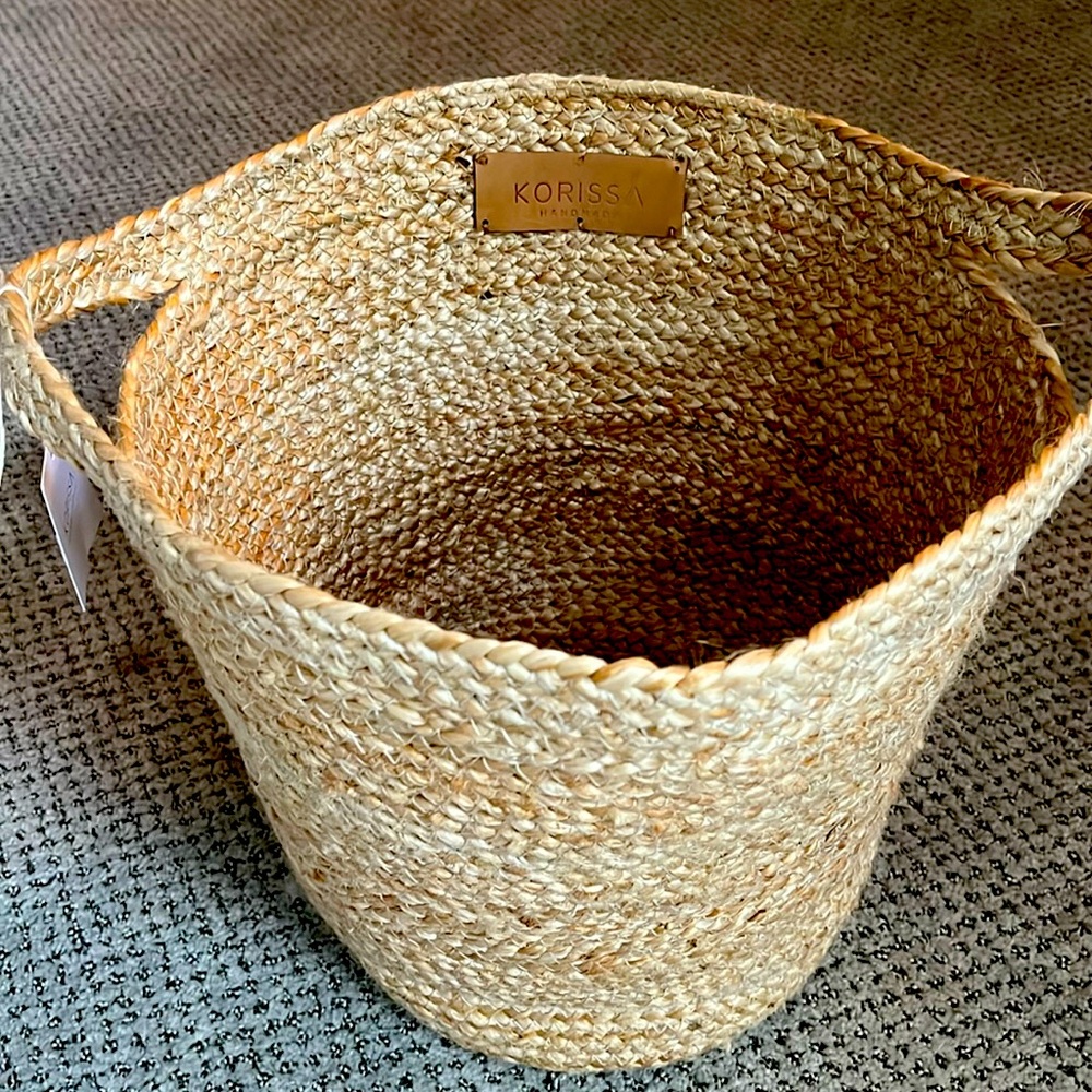 Korissa New with Tags medium size basket